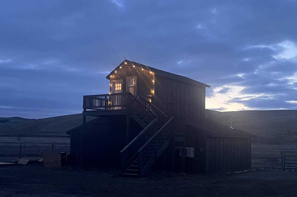 The Bunkhouse Farm Stay near Madison River!