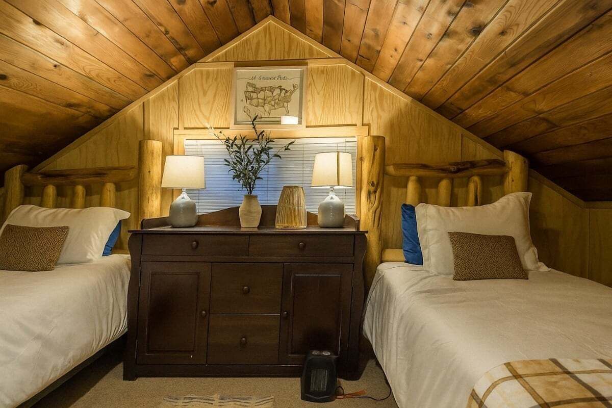 3 slaapkamers, een strijkplank/strijkijzer, gratis wifi, beddengoed