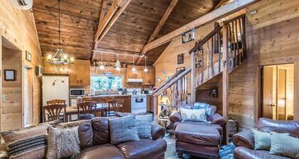Perch - Chester Cbin: Cozy rustic cabin with AC! Pet Friendly