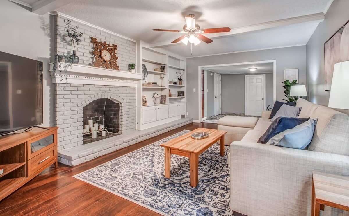 Near Downtown, Shelby Parks Farm - Haddington Home