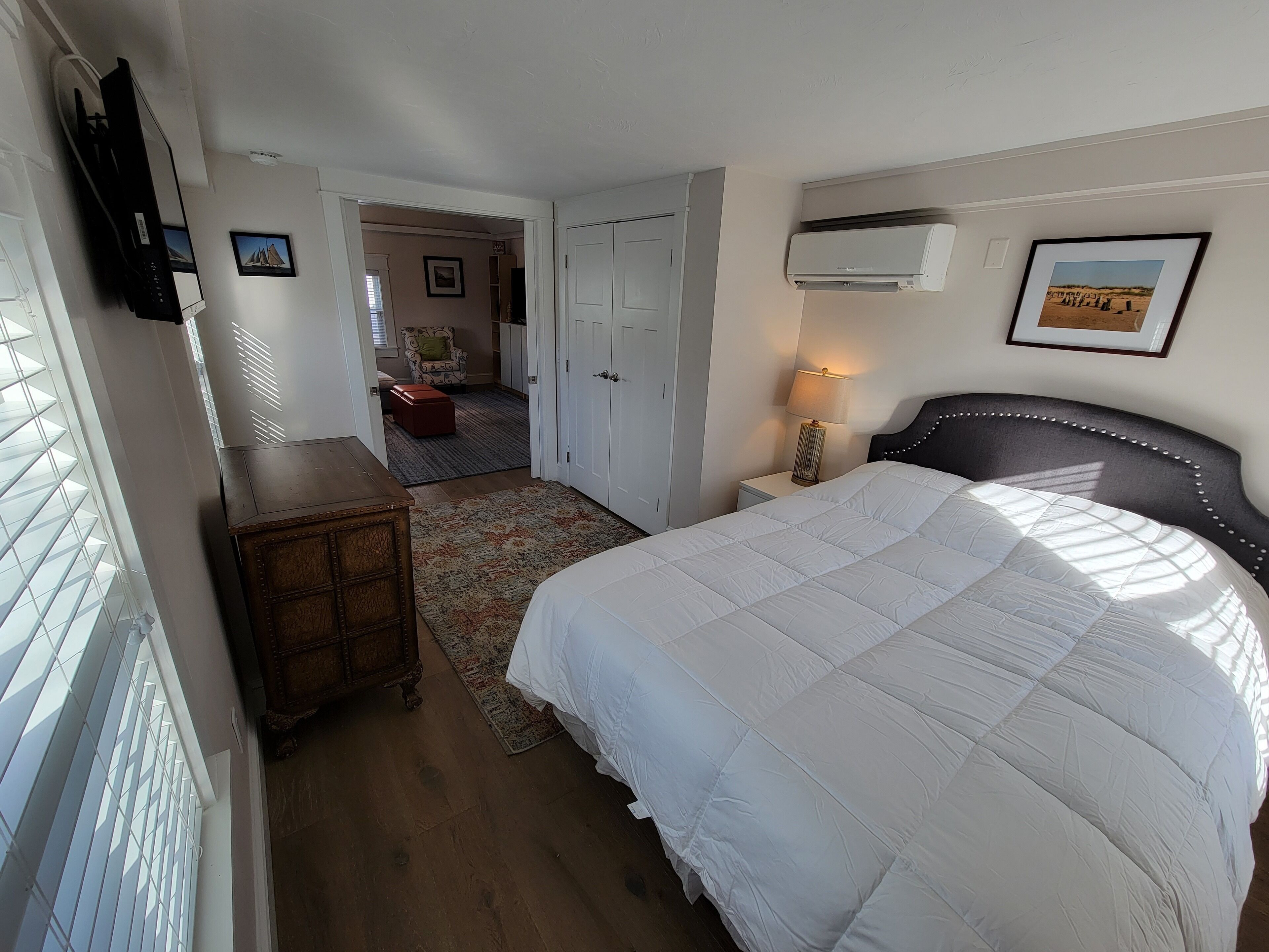 Lovely Condo In The Heart Of Ptown