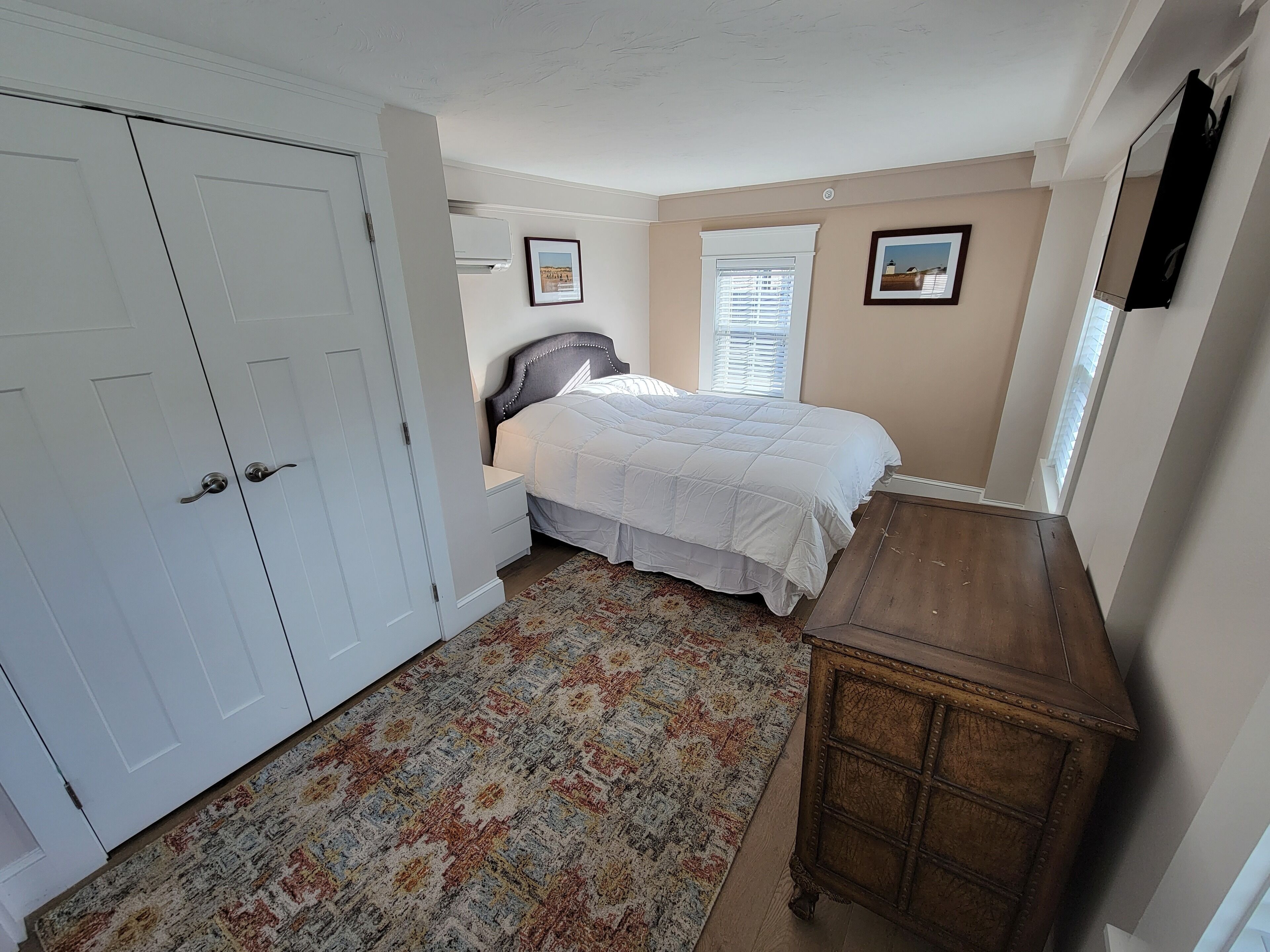 Lovely Condo In The Heart Of Ptown