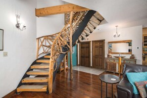 Unclassified image, 5 of 30, button