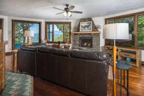 Unclassified image, 3 of 30, button