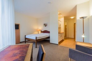 Iron/ironing board, WiFi, bed sheets, wheelchair access
