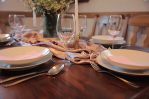 Apartment (Two Bedroom Apartment with Terrace) | Dining room - Apartment Amigo (Durdevac)