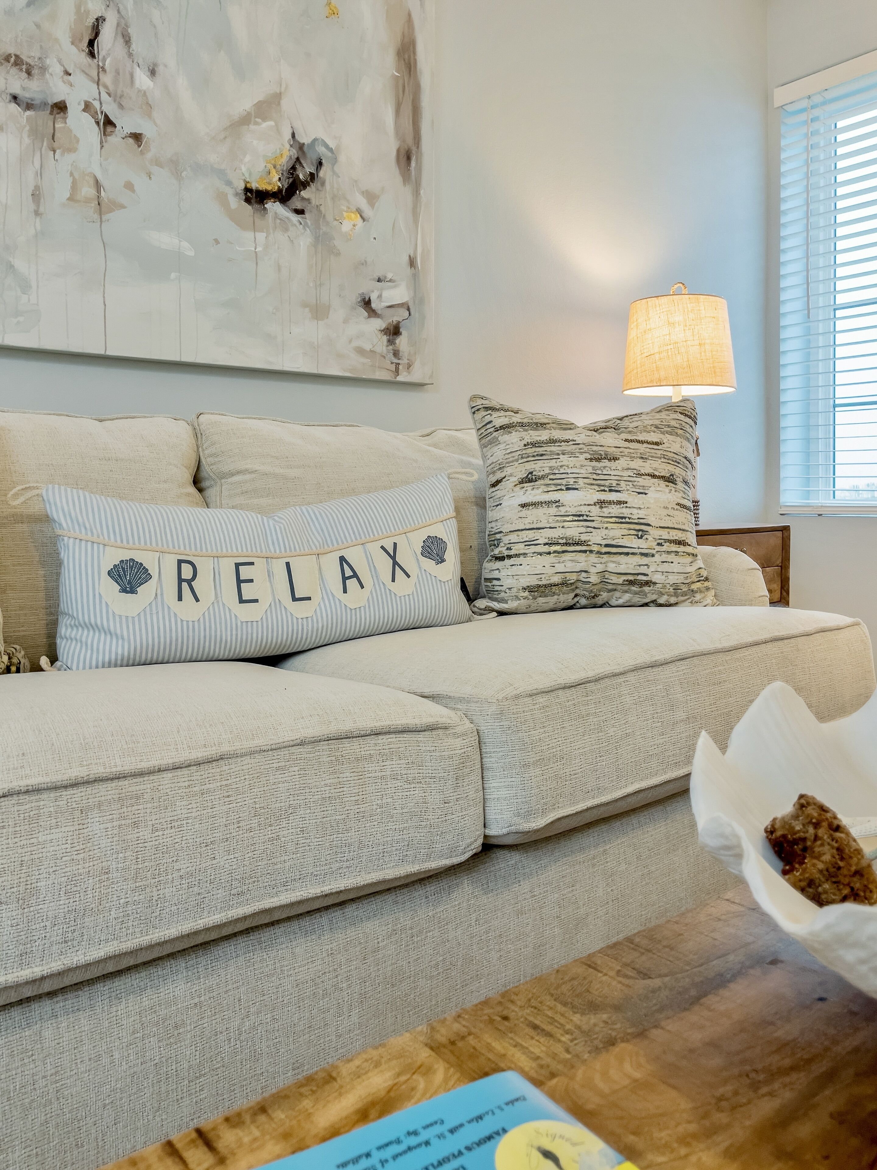 Cozy Condo Getaway Located Steps Away From The Gulf Of Mexico