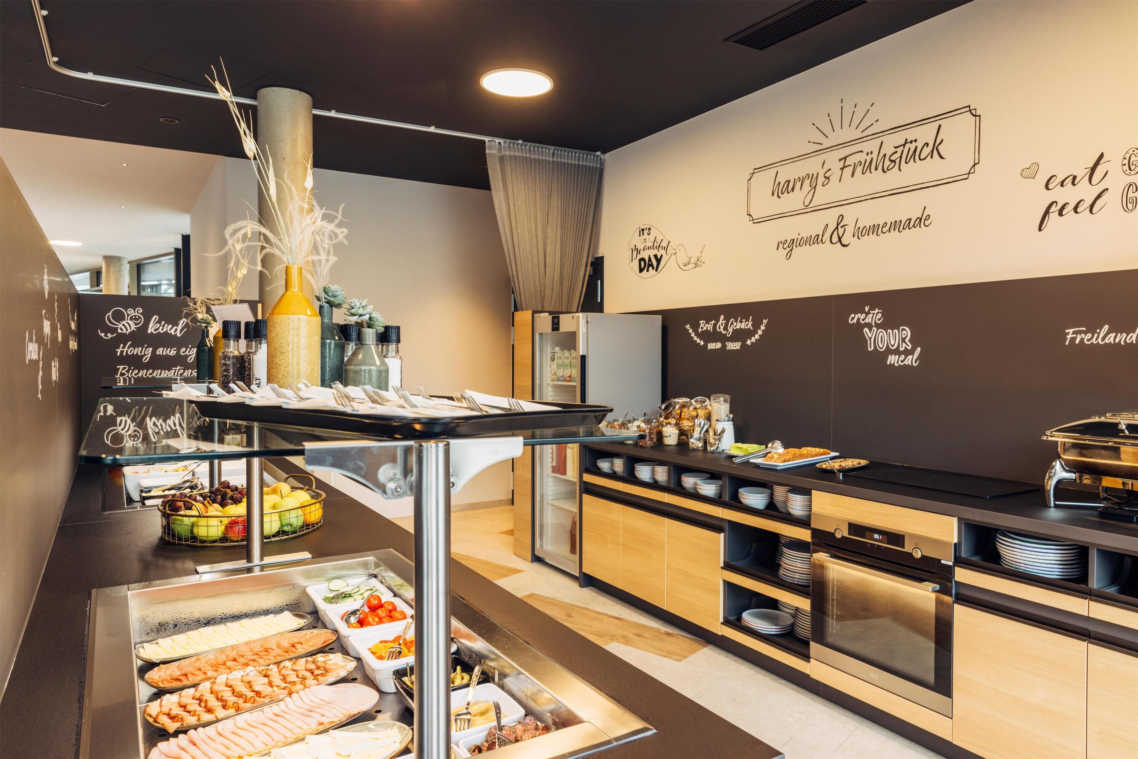 Tägliches Frühstücksbuffet gegen Gebühr