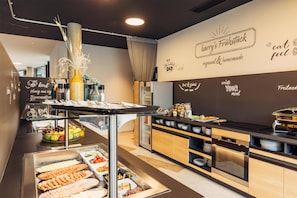 Daily buffet breakfast for a fee