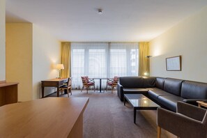 TV, offices - Superior Apartment in Berlin Mitte (Berlin)