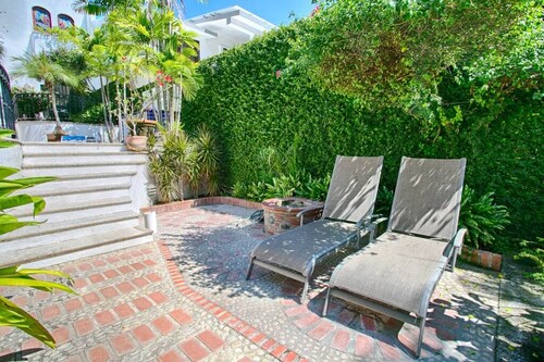 Villa Delfin: Golden Zone 3BR with Private Pool