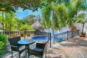Outdoor dining - Villa Delfin: Golden Zone 3BR with Private Pool (Bucerías)