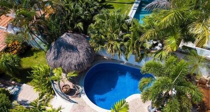 Villa Delfin: Golden Zone 3BR with Private Pool