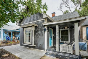 Terrace/patio - Station 130! Cozy Downtown Home w/ Fire Pit (Colorado Springs)