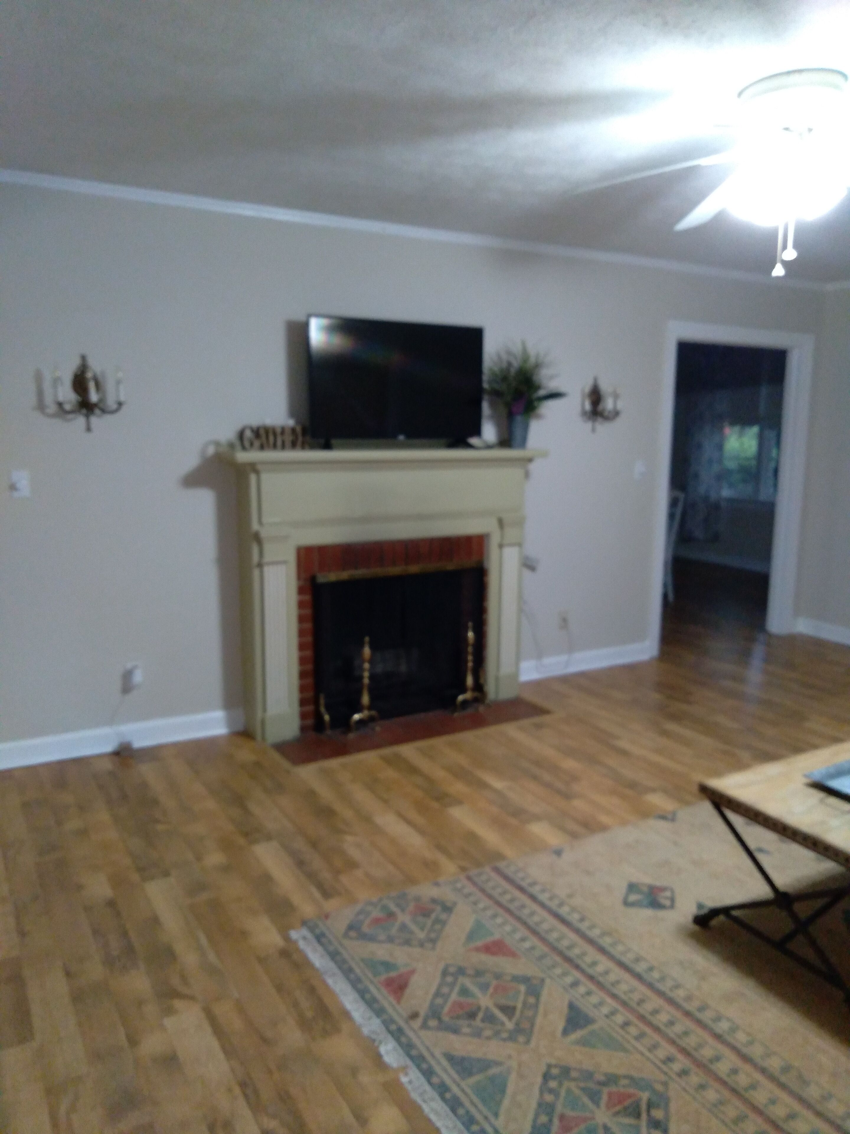 1 mile from Hospital and shopping