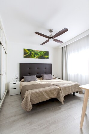 4 slaapkamers, een strijkplank/strijkijzer, gratis wifi