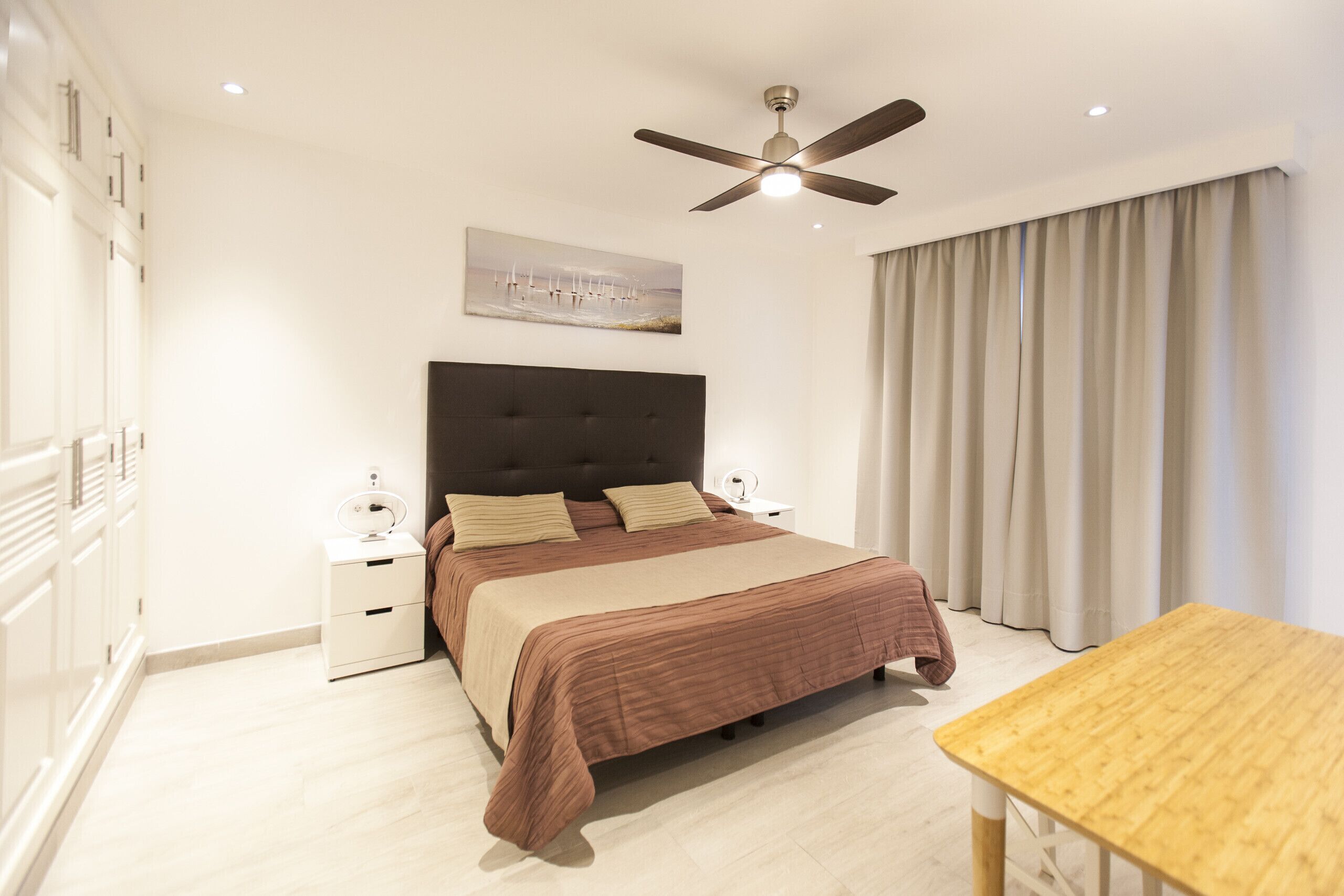 4 bedrooms, iron/ironing board, free WiFi