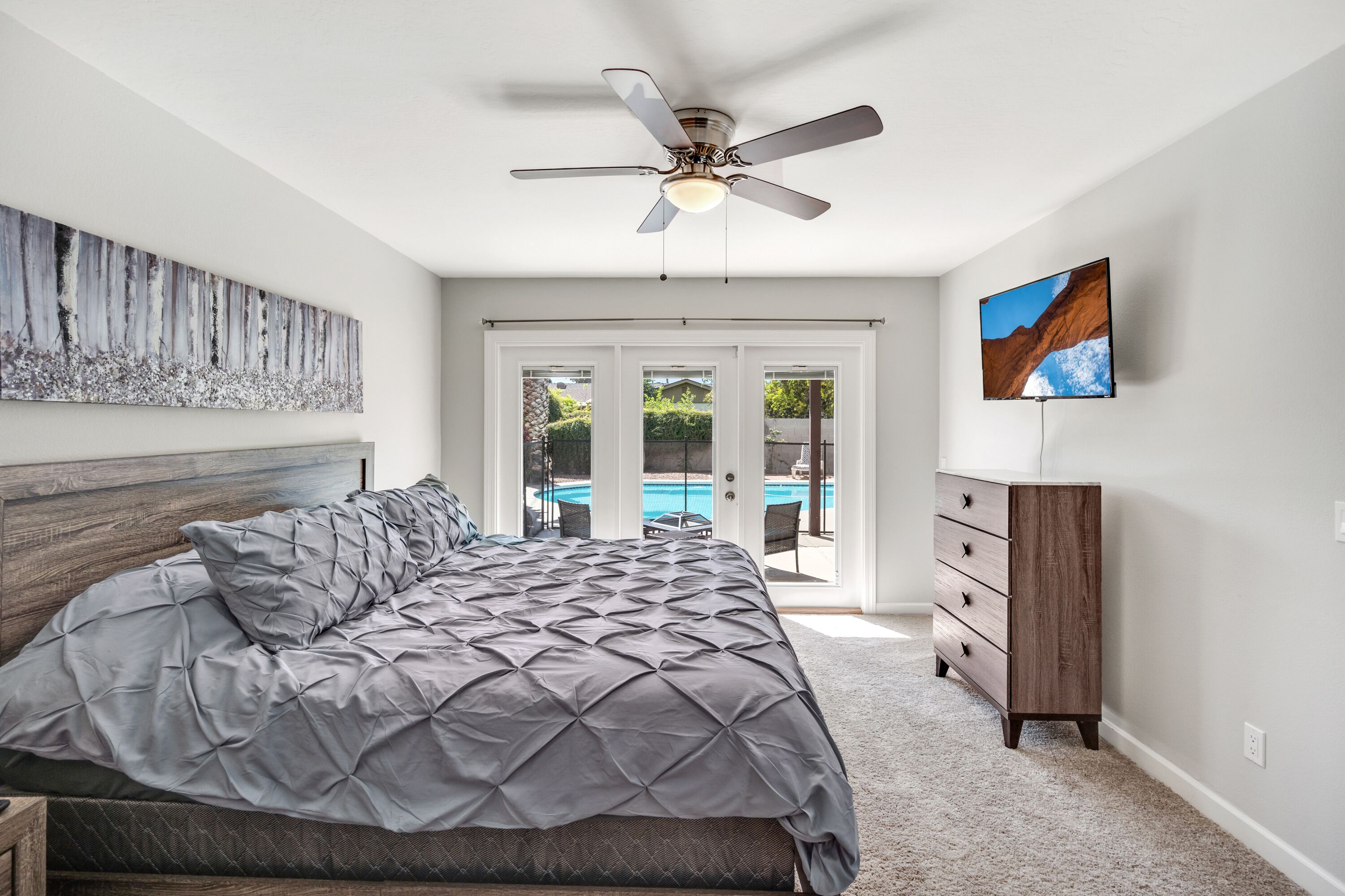 Amazing 3 BR w/Pool, minutes from PHX and Sports