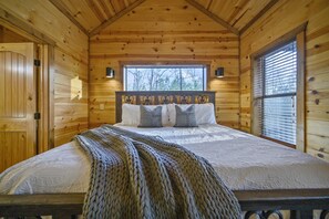 5 habitaciones, tabla de planchar con plancha y cuna de viaje