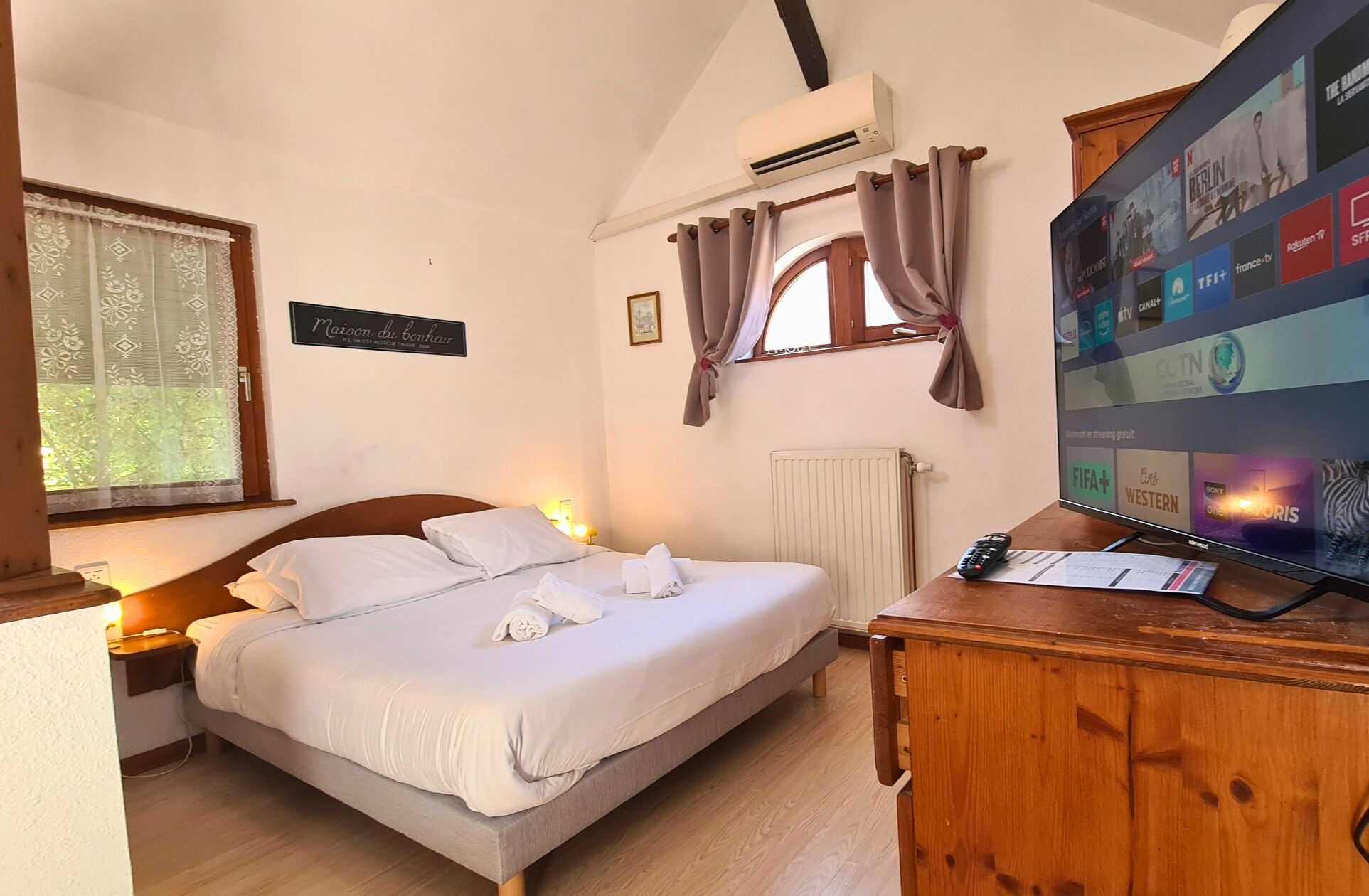 1 habitación, escritorio, wifi gratis y ropa de cama 