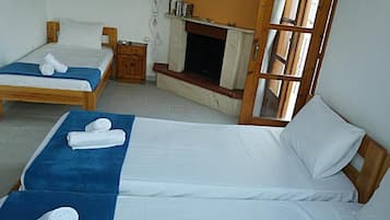 Basic Triple Room | Free WiFi