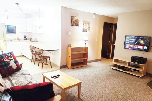 Great Conway Location! Shop Eat Hike Swim