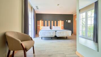 Habitació executiva, 1 dormitori | Escriptori, espai de treball apte per a portàtils i cortines opaques