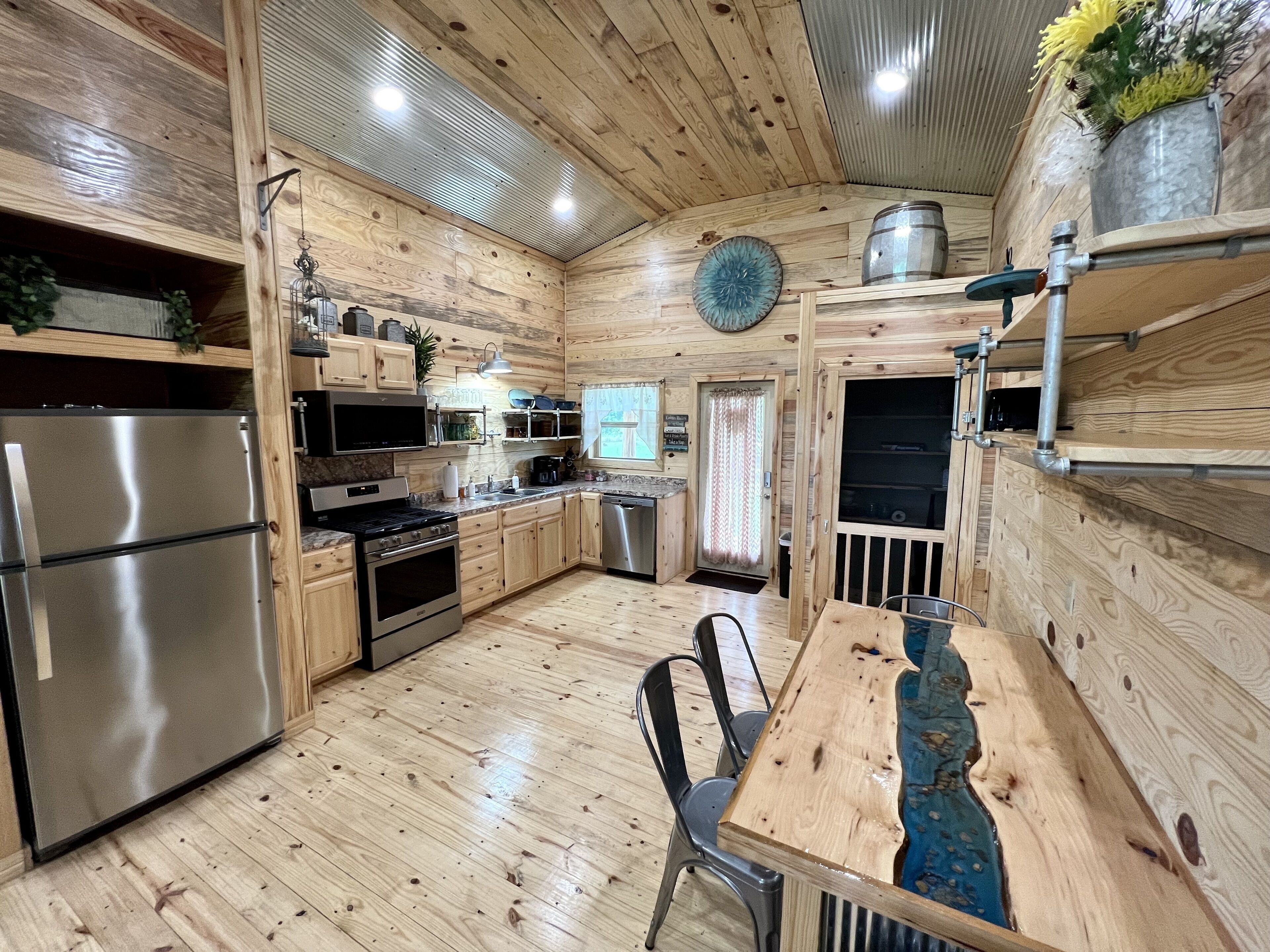 Sunset Valley 3779 AR-87