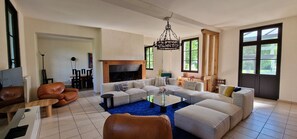 Smart TV, fireplace, table football, ping pong - Le Manoir de Villers en Ouche 21/28 people (La Ferté-en-Ouche)