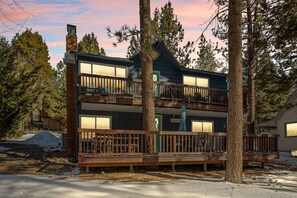 Exterior - Grizzly Mountain Lodge  + Hot Tub + Pets + BBQ (Big Bear Lake)