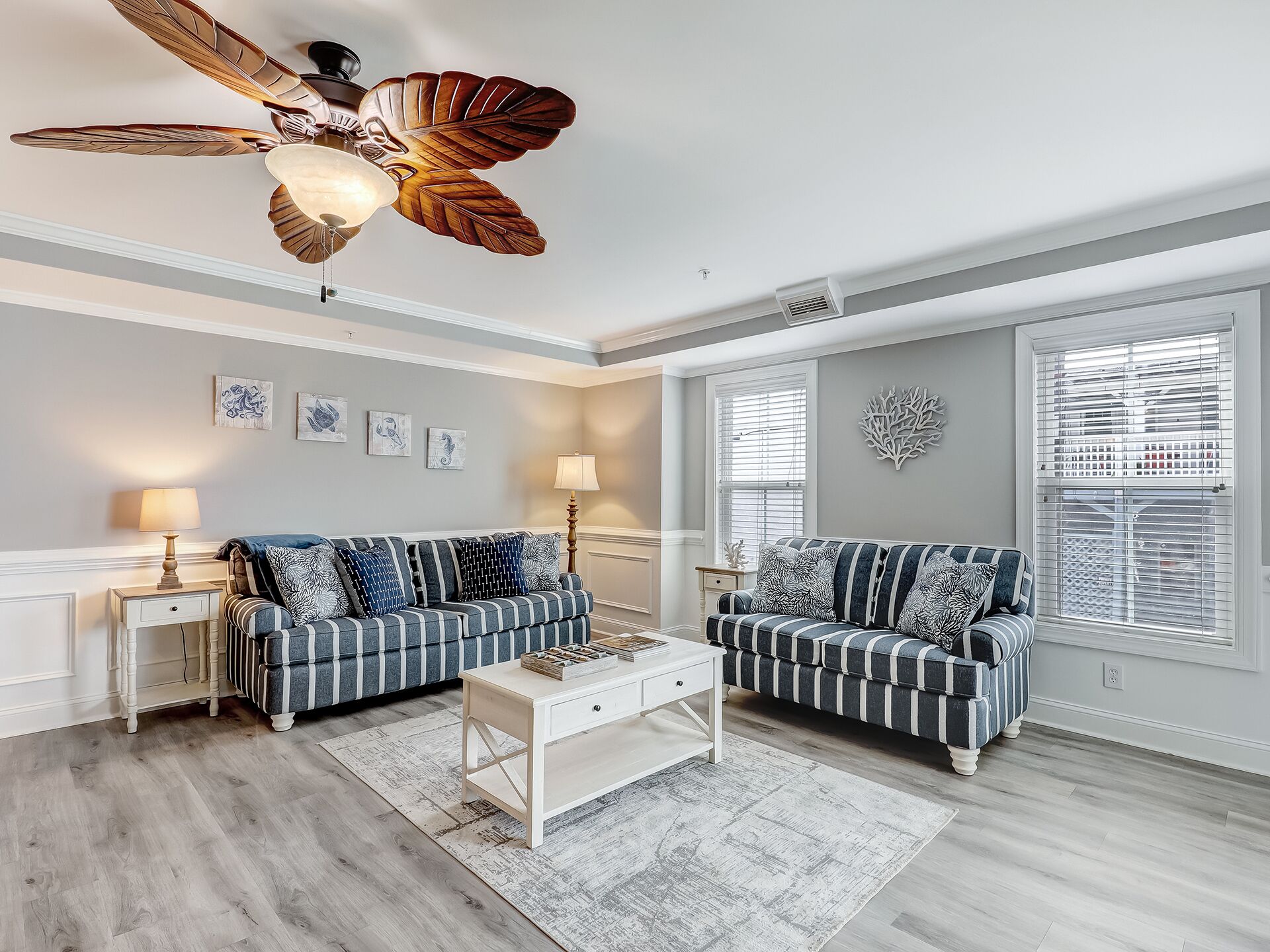 Spacious Tybee Condo, Walk to South Beach & Tybrisa, Heated Pool Access, By Southern Belle Tybee