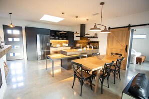 Dining - Black Stilt Retreat, STUNNING luxury property (Twizel)