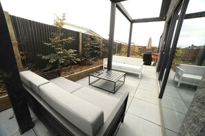 Terrace/patio - Black Stilt Retreat, STUNNING luxury property (Twizel)