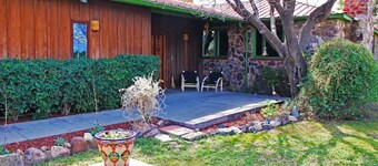 Honey's Suite at The Sage Guesthouse formerly the 19th Hole