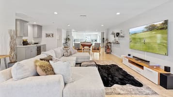 TV connectée, livres, médiathÚque, chaßne hi-fi