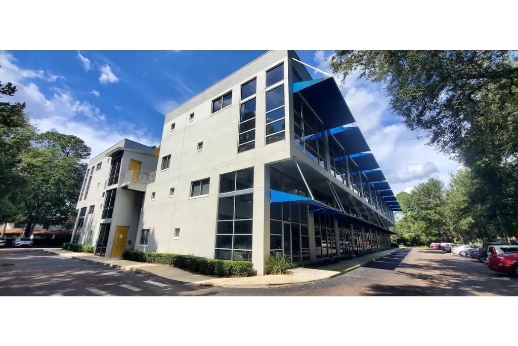 Industrial Loft In Gainesville Just Min From UF.