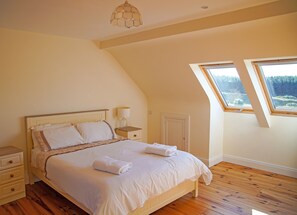 5 bedrooms, bed sheets - Malachys Rest Dingle (Dingle)