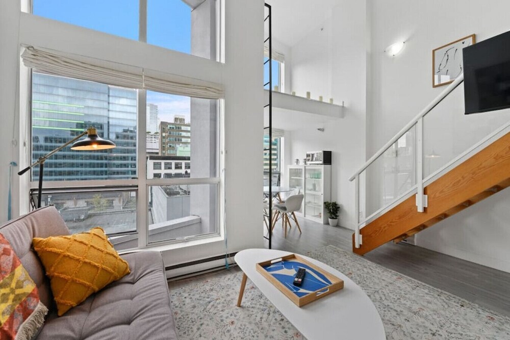 VAN-GOL111 ( NEW) · The Unique Metropolitan Loft