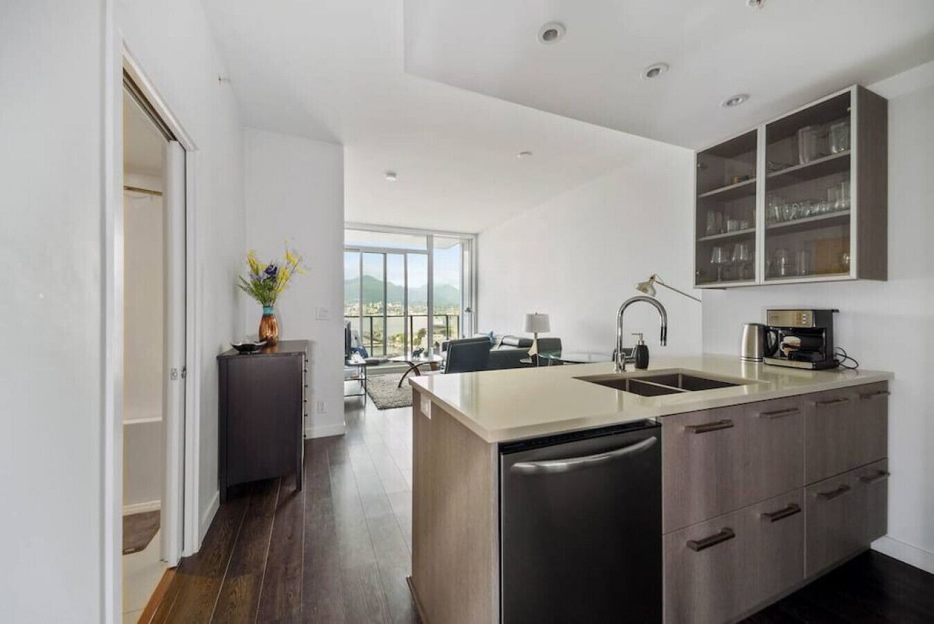 Bright and Modern One Bed Penthouse