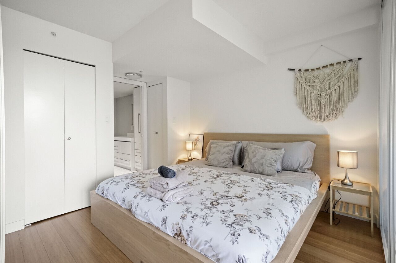 The Charming and Spacious One Bedroom with Parking