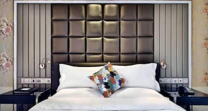 Count Diamond Hotel