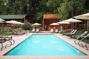 Alberca al aire libre por temporada 