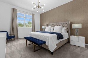 12 bedrooms, iron/ironing board, WiFi, bed sheets - 12 Bedrooms / 11.5 Bathrooms Solterra Resort (6056 BO) (Davenport)