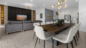 Interior - 12 Bedrooms / 11.5 Bathrooms Solterra Resort (6056 BO) (Davenport)