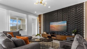 TV - 12 Bedrooms / 11.5 Bathrooms Solterra Resort (6056 BO) (Davenport)