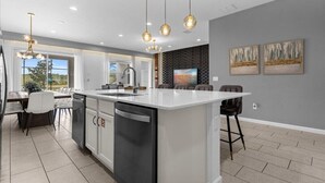 Interior - 12 Bedrooms / 11.5 Bathrooms Solterra Resort (6056 BO) (Davenport)