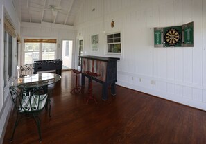 Game room - Shenandoah River-hiking, fishing, wineries, breweries & more (Strasburg)