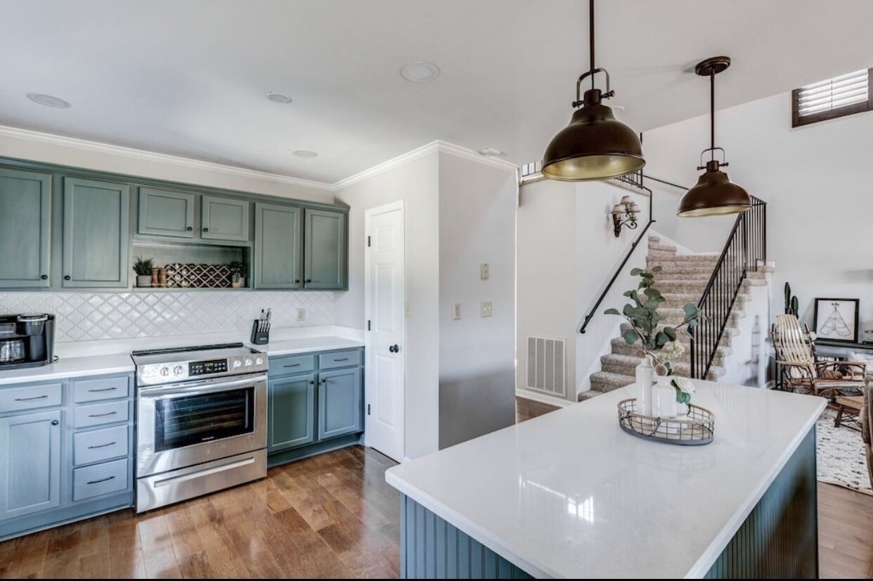 New Listing!2 min main st BlowingRock w/Hot tub/pet friendly/App ski mnt 3 miles