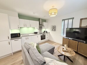 Design Apartment, Private Bathroom, Courtyard View | Shared kitchen