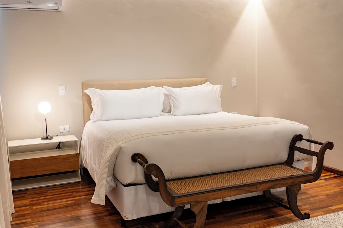 Jacaranda | Premium bedding, pillow-top beds, minibar, in-room safe